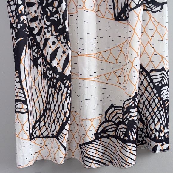 💥2/$33💥 SHEIN White Maxi Skirt with Black Floral & Gold Print - Picture 9 of 10